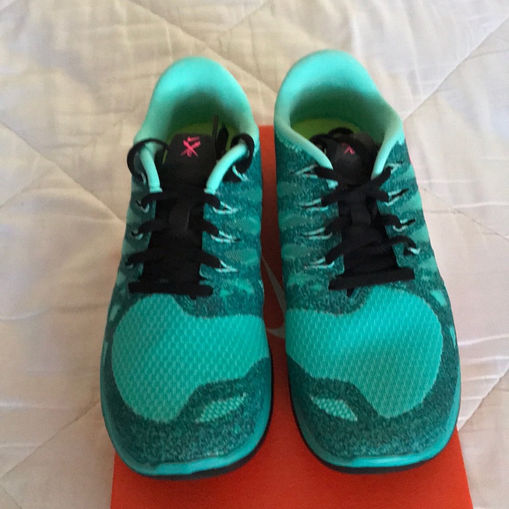 NIB NIke Free 5.0 Hyper Jade Pink Black 7.5